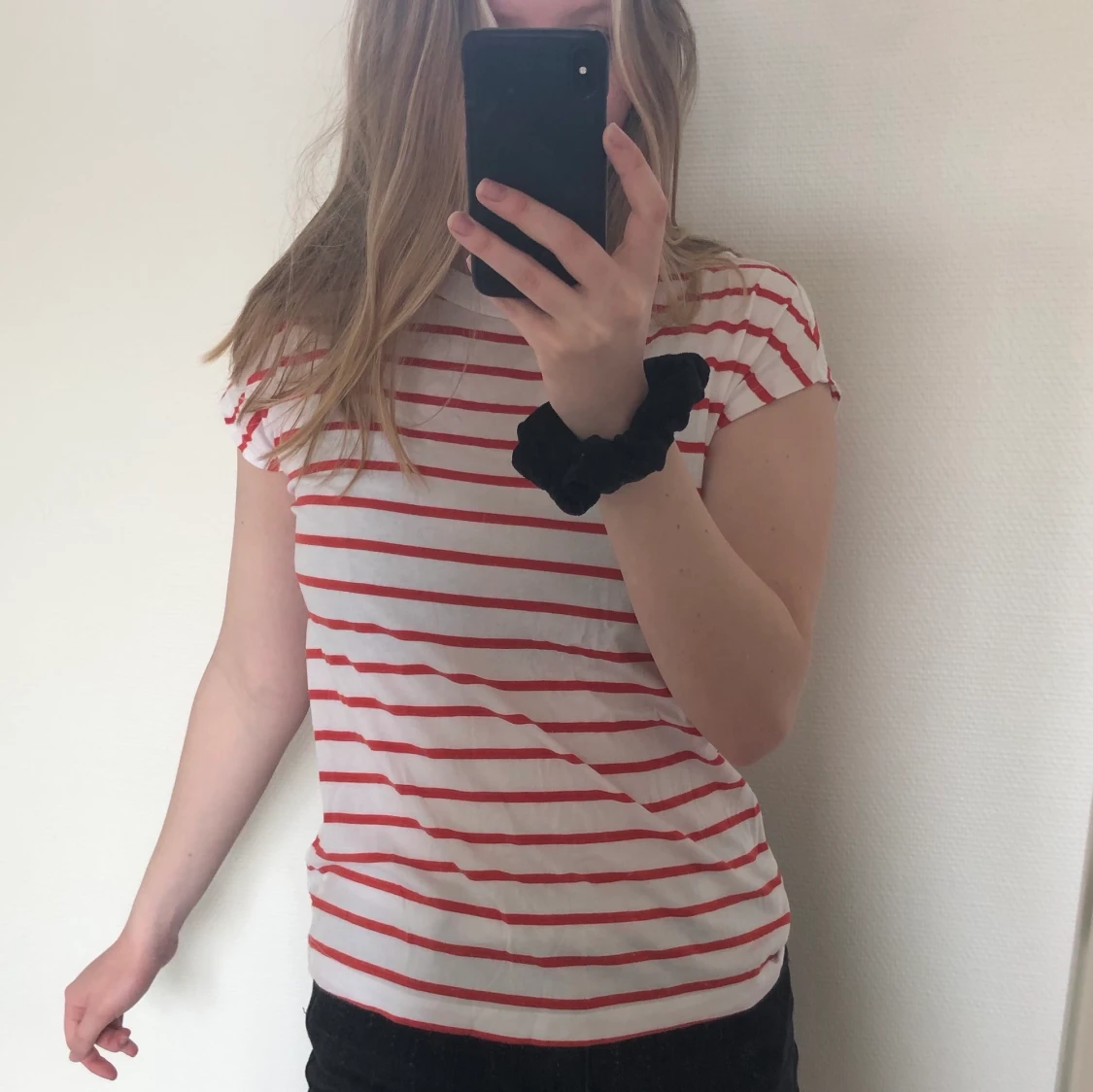 Röd/vit randig t-shirt  - 90