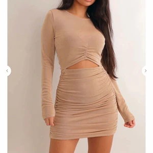 Klänning - Säljer denna klänning från Chiquelle som är helt ny och oanvänd. Nypris 399 kr 🤍 (endast seriösa köpare) 