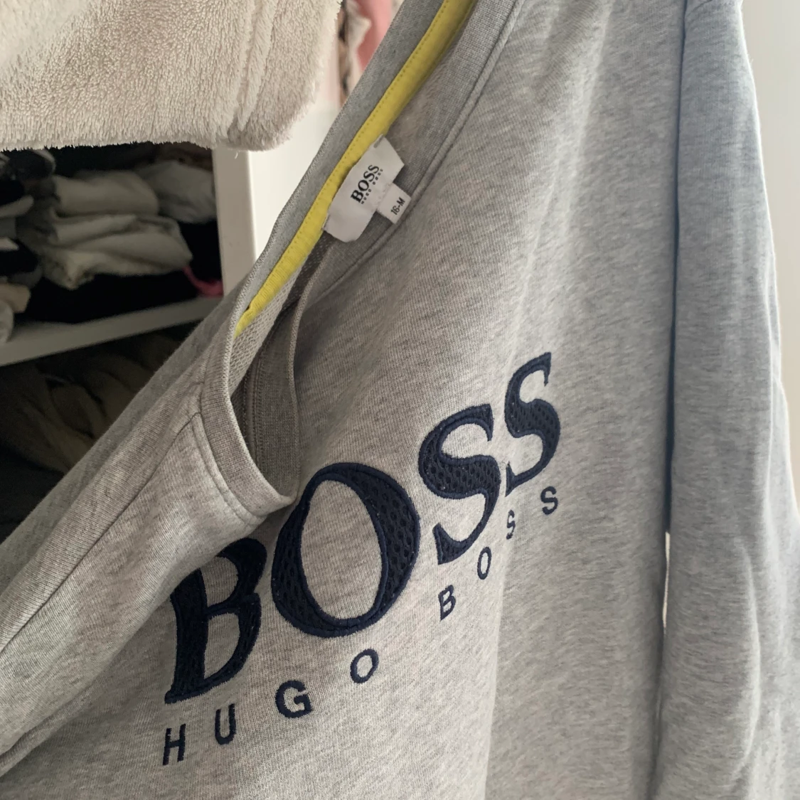 Hugo boss tröja  - 90