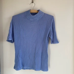 Fin stretchiga topp  - Köparen står för eventuell frakt, eller så kan jag mötas upp centralt/söder om stan. 