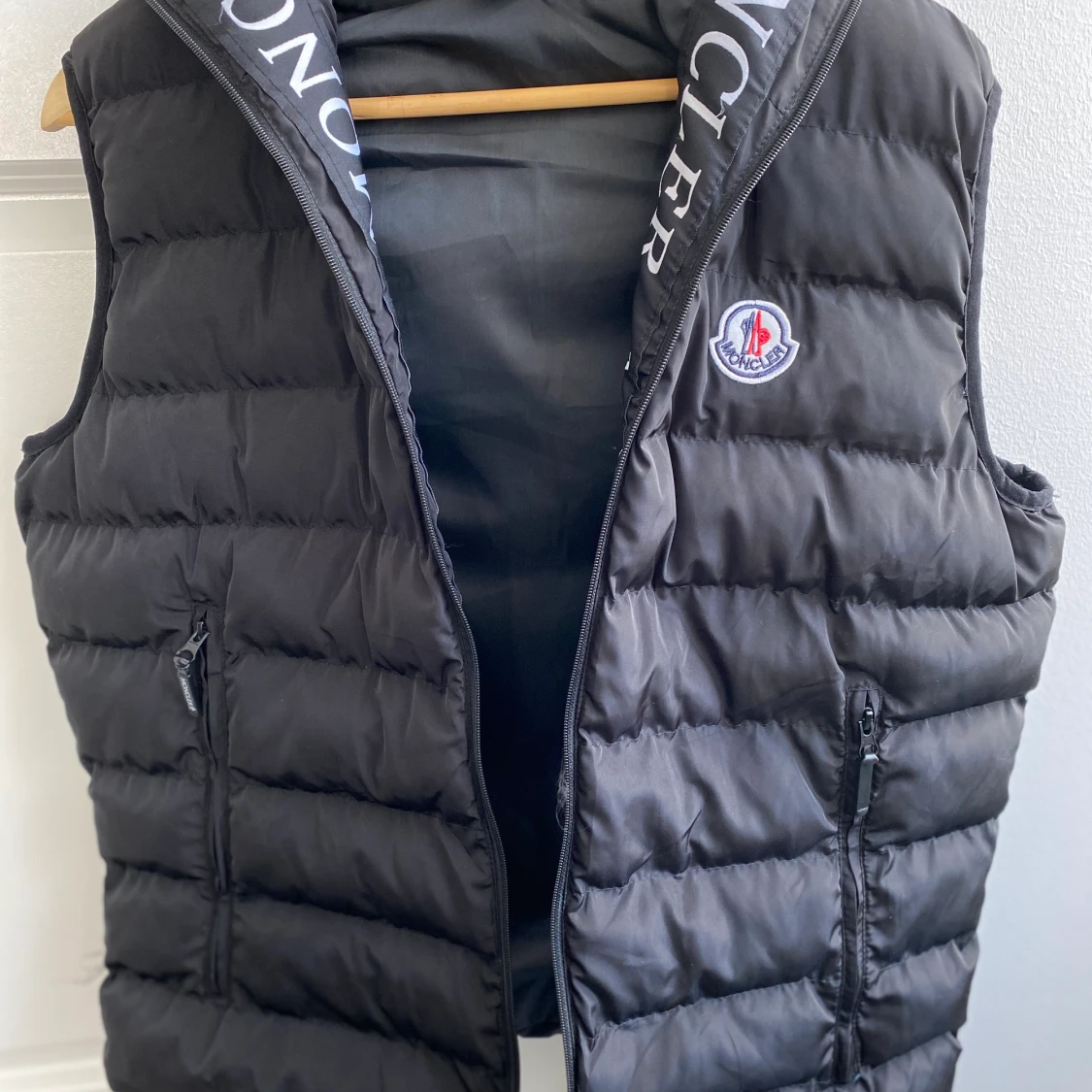 Moncler väst med luva - 90