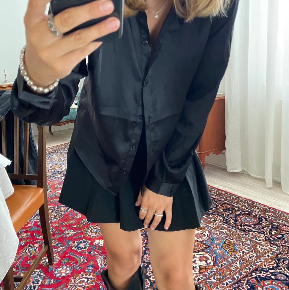 Svart glansig Skjorta stl. S - 90