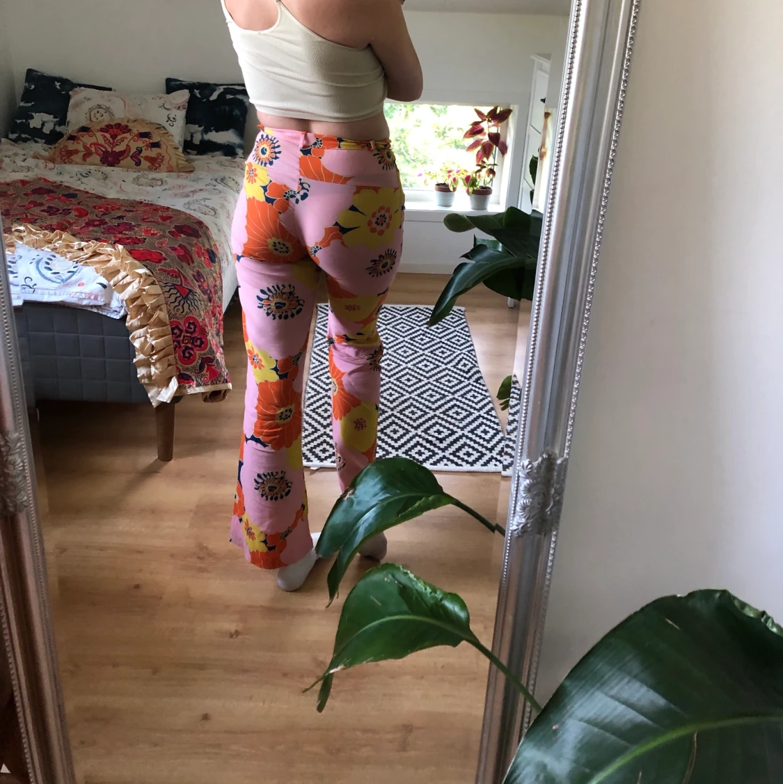 Blommiga byxor från Zara - 91