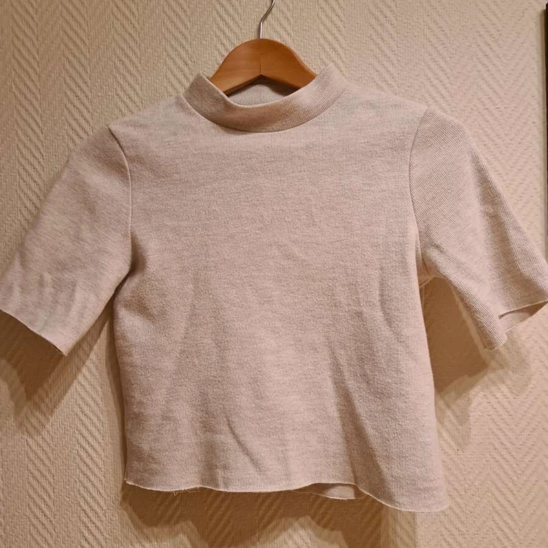 mysig topp i beige-grå färg <3 - 90