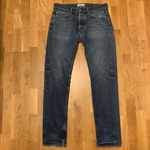 Stone island byxor  - Stone island byxor i använd skick kan kanske fixa kvitto om jag hittar köpt på nk i Göteborg. Vid intresse kan ja skicka mer bilder. täcker sträck koden för vill inte den ska läckas