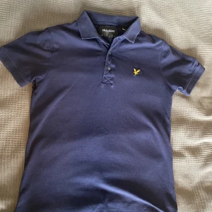 Lyle&scott - Säljer min lyle&scott pikétröja. Skick 9/10.