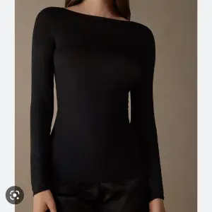 Säljer min svarta intimissimi tröja i storlek S💗💗Har endast använts 2-4 gånger är därför i perfekt skick💗