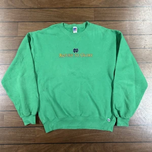 Russel Return to glory Sweatshirt  - Snygg vintage Sweatshirt i storlek L! Bara att skriva om du undrar över något🙏