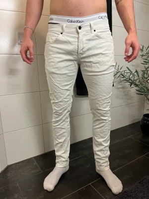 Dondup jeans - Dondup jeans  Köpta på United fashion i Gbg Nypris 2800 Vi diskuterar pris!