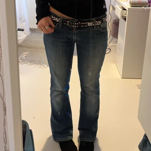 Replay jeans  - Snygga lågmidjade Replay jeans som sitter jätte snyggt, säljer då de inte kommer till användning. 