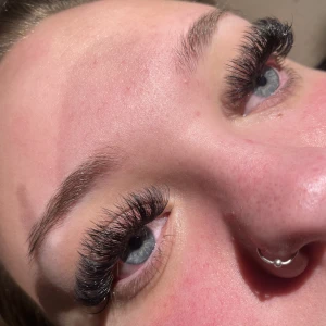 Fransförlängning  - Missa inte fransförlängning för endast 399kr eller vårat komboerbjudande med lash & browlift för endast 600kr!  Kika gärna in vår Instagram Alicesklinik! 