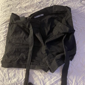 Svarta mjukisshorts - Från lager 157, knappt använda! Knytning i midjan 