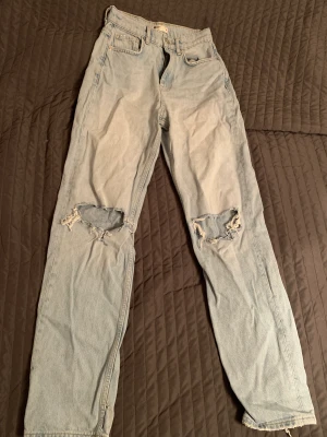 Gina jeans - Dessa populära jeans från Gina i storlek 34. Fin passform