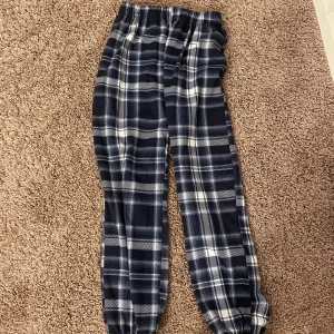 Pyjamas byxor  - Säljer dessa mysiga pyjamas byxor i storlek 160 (barn) 