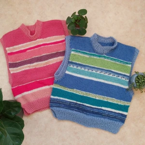 Handstickade kläder - Hej!  Jag gör en intressekoll för att se om det finns ett intresse för handstickade kläder. Om ni hade kunnat tänka er att köpa något av det ni ser på bilden får ni gärna gilla❤ Tack!   P.s. allt på bilderna förutom den blå västen är till salu