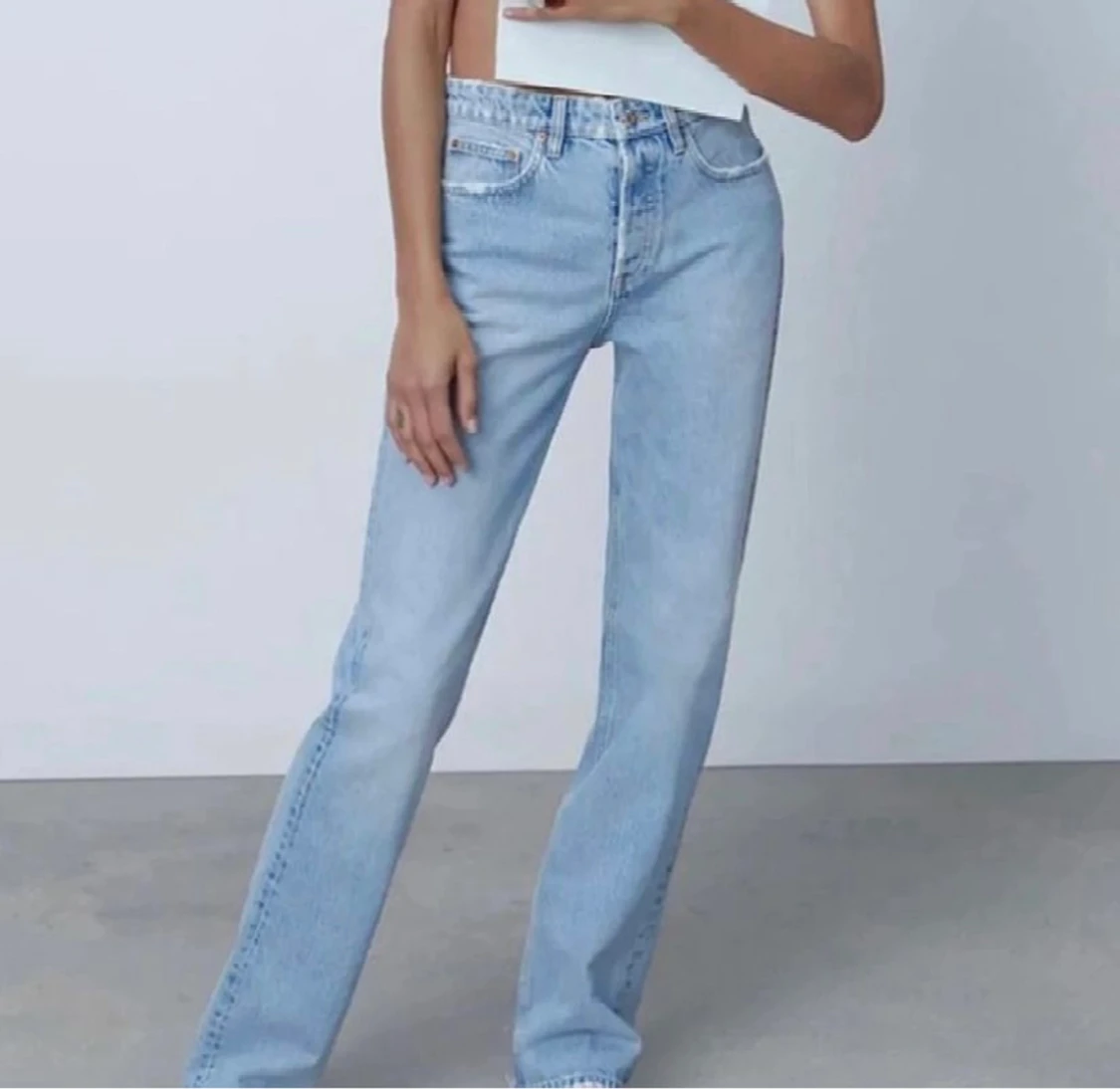 Zara midwaist straight jeans  - 90