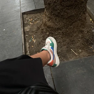 Nike limited edition  - Säljes pga en halv storlek för små. De är så gott som nya använda Max 2 gånger. De är också limited edition.  Storlek 37.5  Pris 700 kan diskuteras 