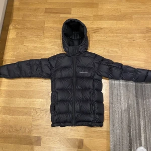 Peak performance jacka - Peak performance vinterjacka mörklblå Dm för fler frågor