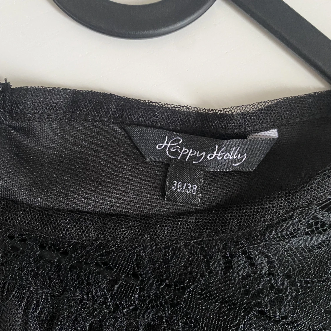 Blus i spets och mesh - 91