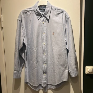 Ralph Lauren skjorta - Ralph Lauren skjorta Storlek: Large/ 16-34 Skick: 8/10 använd fåtal gånger  