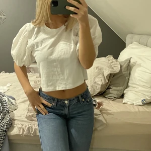 Topp - Söt topp med puffärmar. ❣️