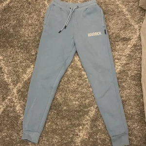 Hoodrich mjukisbyxor - Nästan aldrig använda, storlek SMALL 