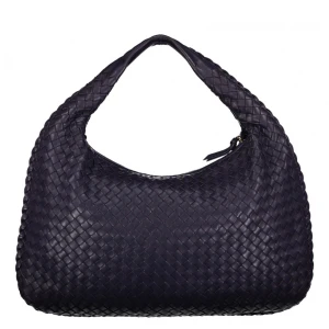 Bottega veneta  - Säljer denna otroligt fina väskan i en superfin lila färg.!! Sparsamt använd & knappt några defekter!! Spegel från bottega tillkommer