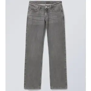 Lågmidjade grå jeans från weekday i jättebra skick!😍