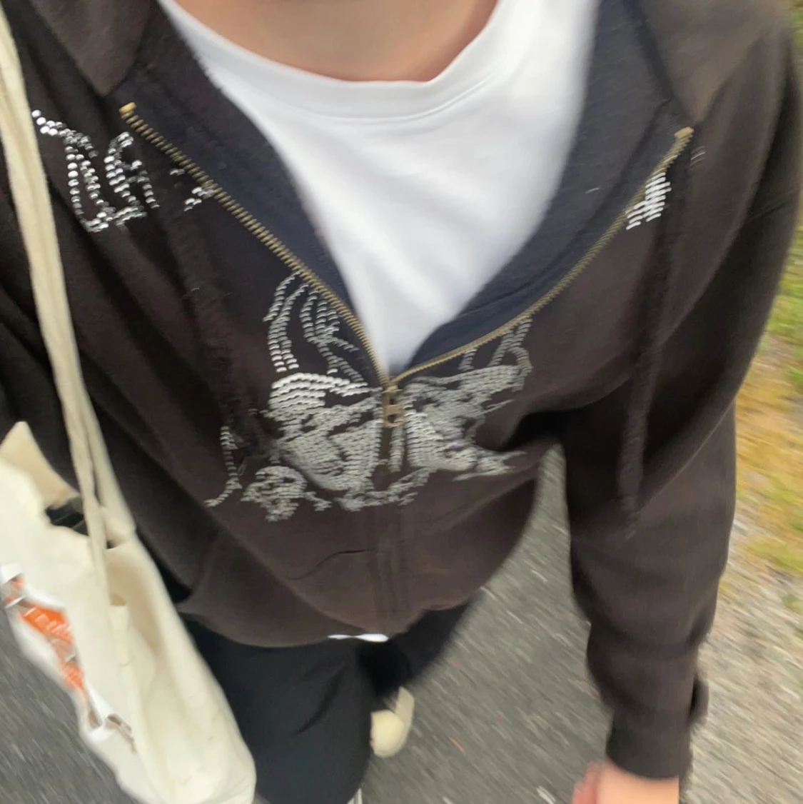 Abundant rhinestone hoodie - 90