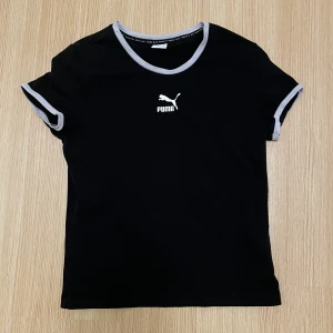 Puma tshirt - Säljer denna fina Puma t-shirt i storlek S! Inga fläckar eller andra defekter! 