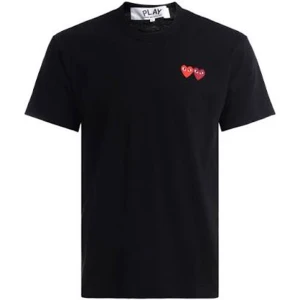 Cdg t-shirt  - Storlek S. Skicket är andvänd och har ett litet hål. Nypris 1100kr