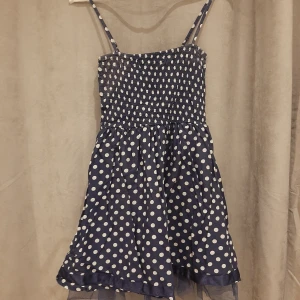 Klänning - Bra skick, stretch vid bysten