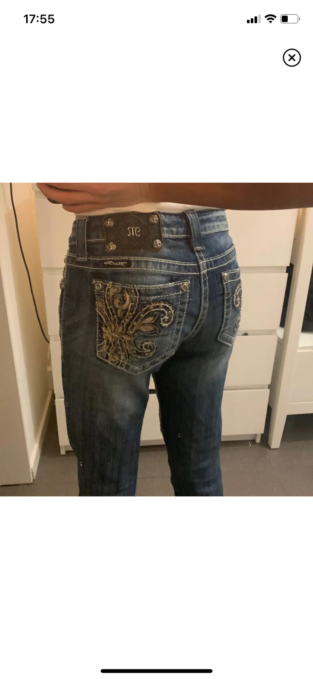 Intressekoll på mina miss me jeans skriv för intresse och skriv själva ett rimligt pris 🫶🏻🫶🏻. Jeans & Byxor.