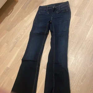 Byxor - Fina jeans från Mango, strl 36.