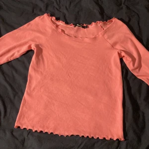 Bikok långärmad  - I jätte bra skick! Har inte använt den! Kommer ifrån bikok och den är lite mer mörkare i verkligheten! En fin rosa färg! 🥰