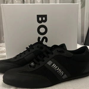 Hugo Boss  - Hugo Boss skor helt nya  Endast testade strl 44 