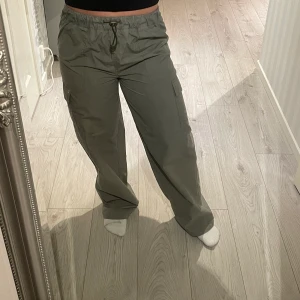 Cargopants - Snygga cargopants i perfekt passform! Hör av er om ni har några frågor 😊