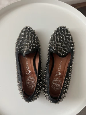 Ballerina - Jeffrey Campbell - Storlek 36. Relativt gott skick. Använda få gånger