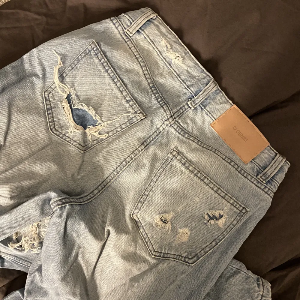 Ljusblå midwaist jeans från newyorker. Fint skick. köpare står för frakt💕. Jeans & Byxor.