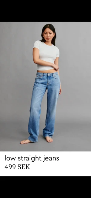 Low waist straight  - Säljer mina jeans från Gina i modellen low waist straight pga att de inte är min stil längre, inga defekter, lite långa på mig som är 162(bild 3)💗skriv privat om ni undrar något!