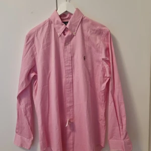 Ralph lauren skjorta  - Oanvönd skjorta från ralph lauren  Storlek Large 15 2/3 