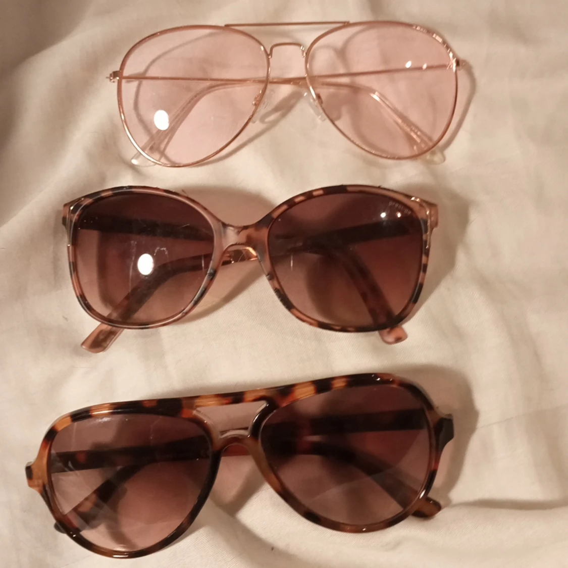 Solglasögon i olika modeller - 90