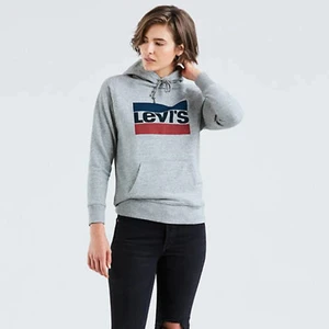 Levis hoodie  - Levis hoodie som är använd max 5 gånger, den är i väldigt fint skick. 