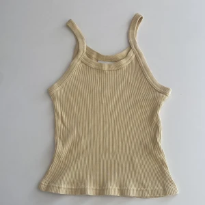 Weekday linne - super cool och skönt linne fårn weekday i toppen skick! Storlek s