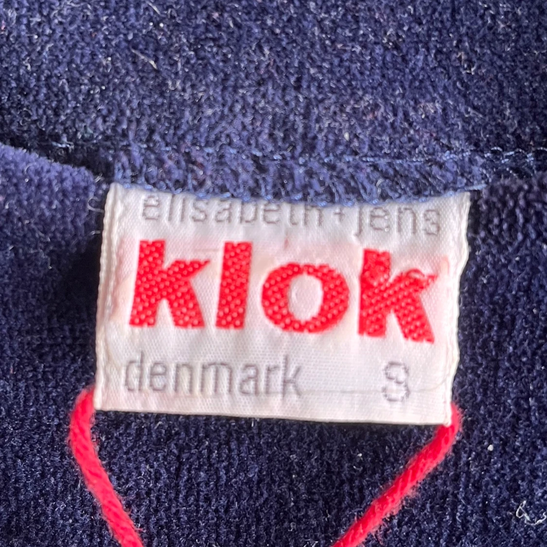 Mörkblå tröja i sammet - 91