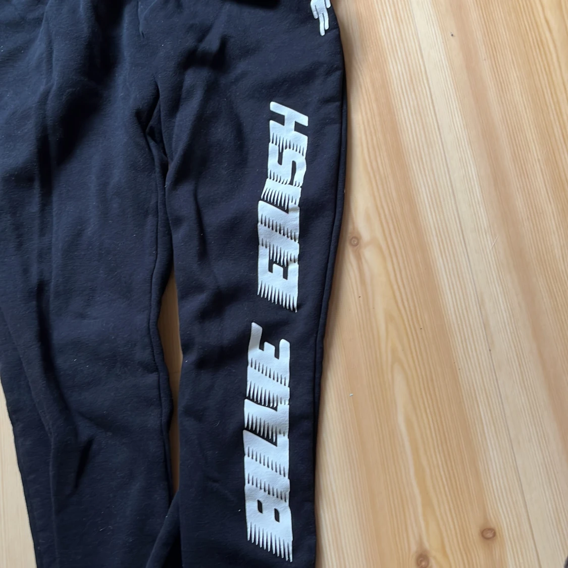 Billie Eilish mjukisbyxor - 91