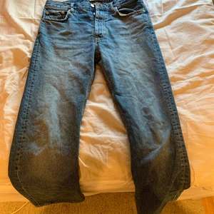 Hope Rush Denim - Säljer nu mina Hope Rush Denim i storlek 30. Riktigt fint skick förutom en liten lagning på benet, men det syns knappt. Hör av er vid intresse!🤝