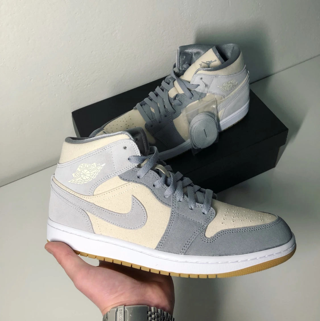 Jordan 1 Mid - Coconut Milk 