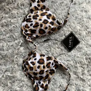 Bikini topp med leopard mönster, köpt från zaful och helt oanvänd (prislapp kvar)🧡 Välfigt fin men för liten för mig❣️