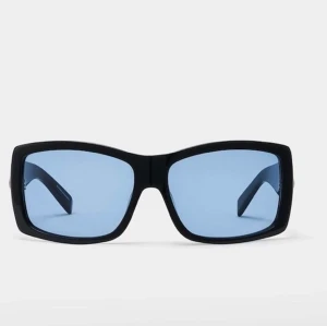 Eytys solglasögon poison  - Blåa eytys solglasögon i perfekt skick.